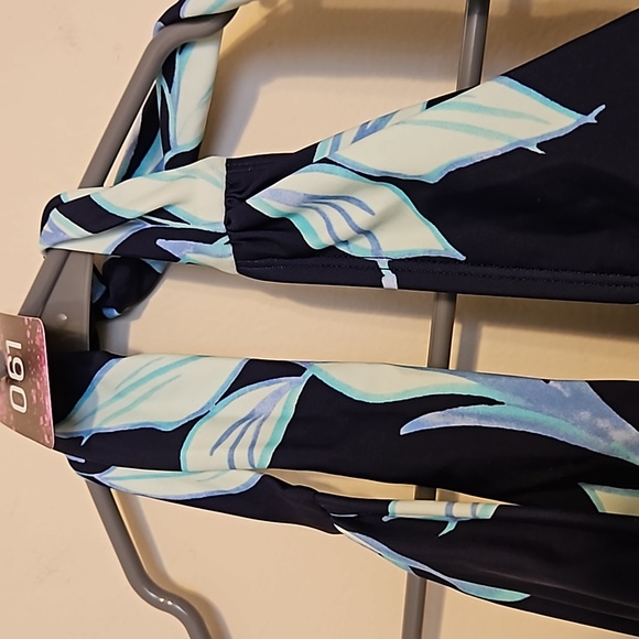 Cupshe Floral And Navy Halter Top  one Piece Swimsuit. NWT - Picture 2 of 6